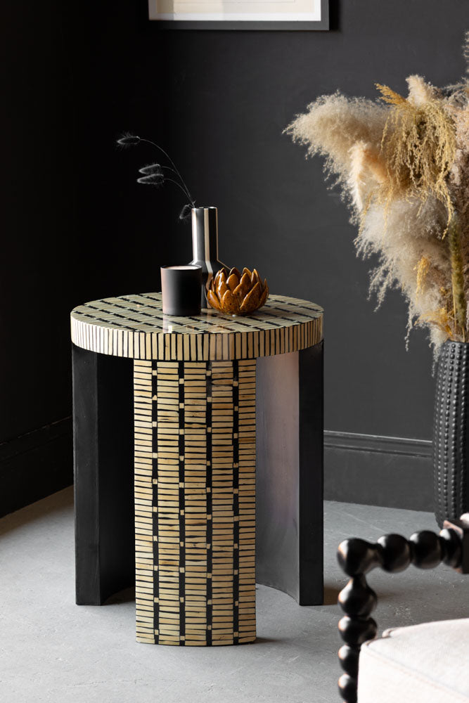 Table d'appoint effet marqueterie de bambou