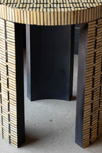 Table d'appoint effet marqueterie de bambou