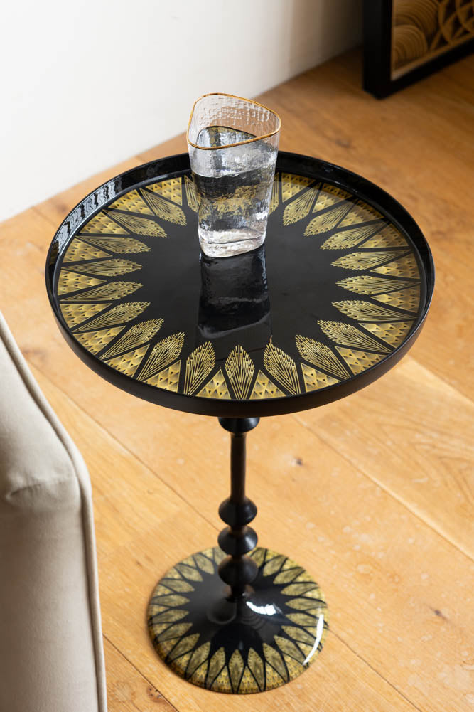 Table d'appoint d'inspiration Art déco noire et dorée