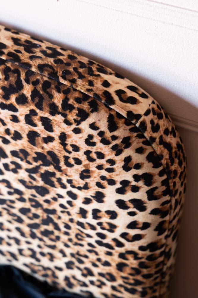 Le lit Jagger en velours Leopard Love - Disponible en 2 tailles