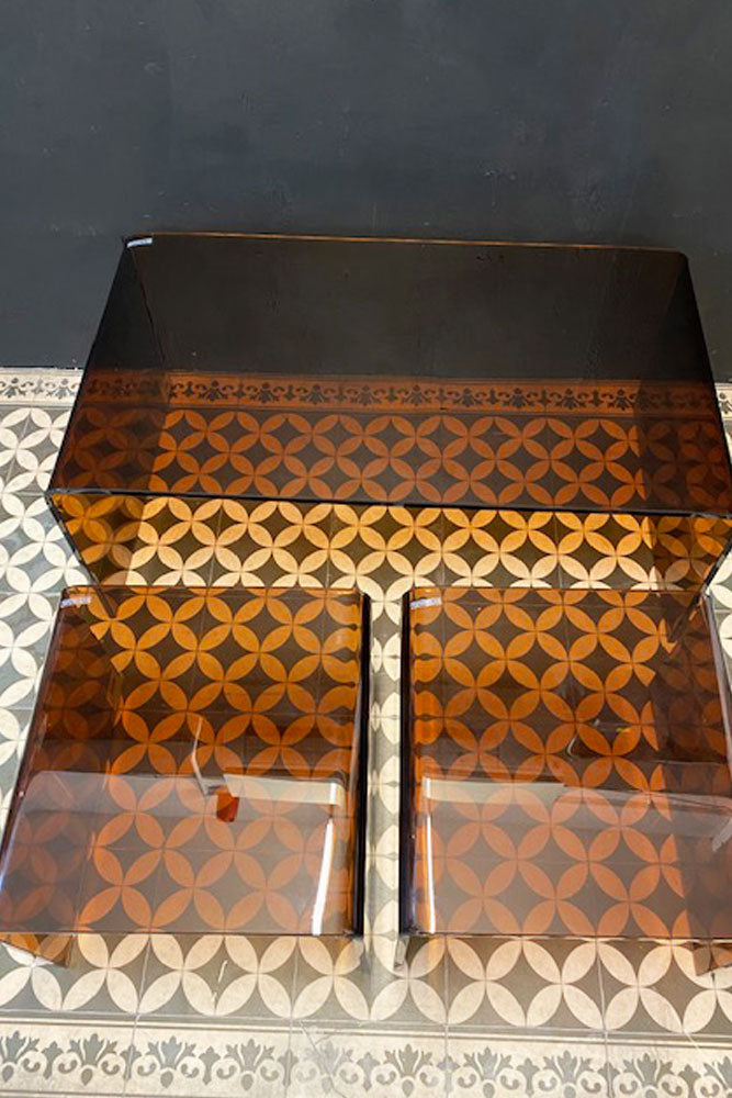 Ensemble de 3 tables basses gigognes en verre ambré - ABANDONNÉ